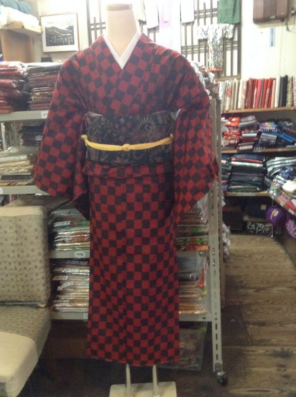 画像1: えんじとこげ茶の市松模様 織り着物