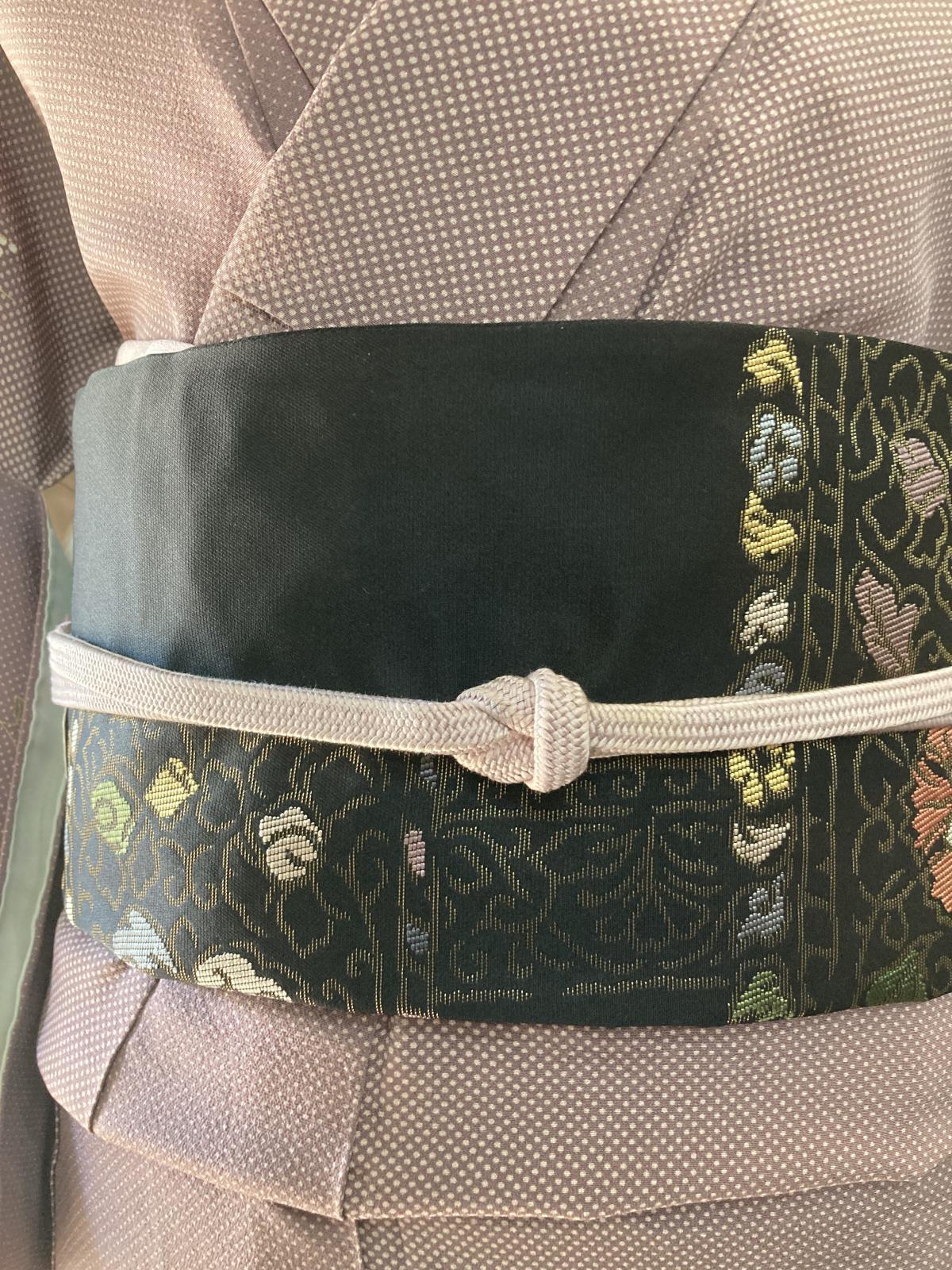 画像: 黒地の洒落袋帯