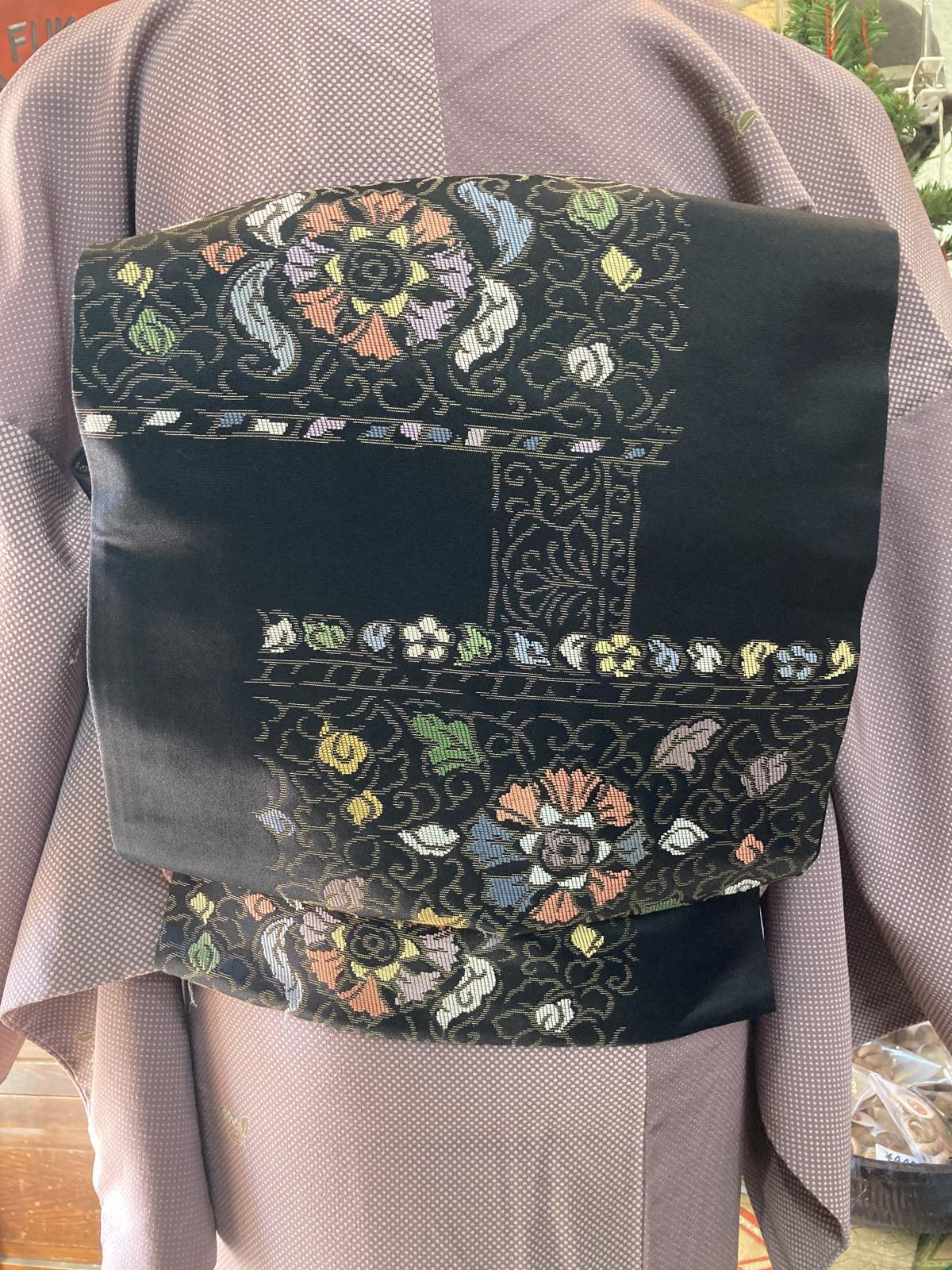 画像1: 黒地の洒落袋帯